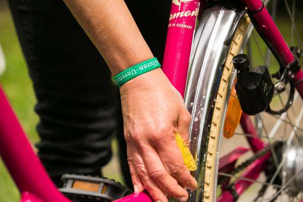 Gluten intolerance bracelet for allergy sufferers