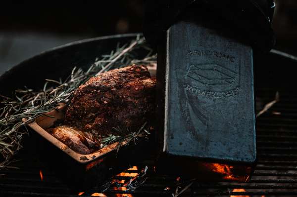 Roman pot Brick, black glazed