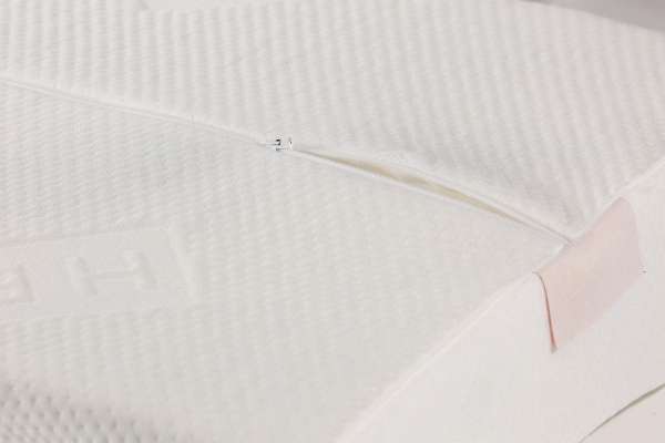 Neck support pillow recommended for side sleepers & back sleepers