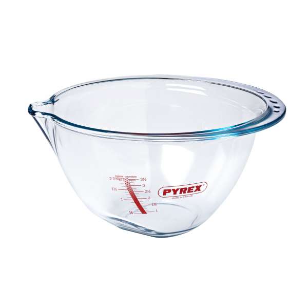 Pyrex bowl made of thick-walled borosilicate glass with wide spout & handle Pyrex bowl made of thick-walled borosilicate glass with wide spout & handle