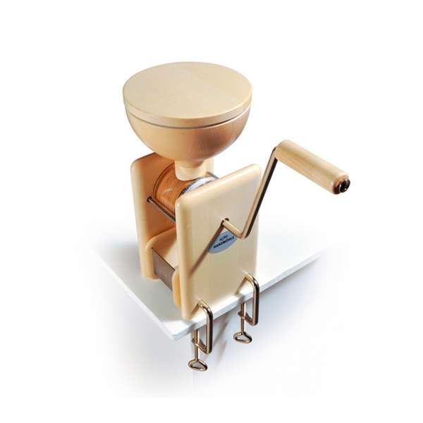 KoMo hand mill: Grinding cereals, maize and chickpeas