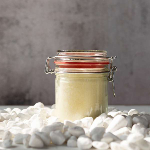 organic Cocoa butter in 330 g ironing jar