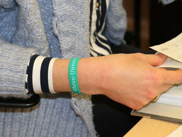 Gluten intolerance bracelet for allergy sufferers